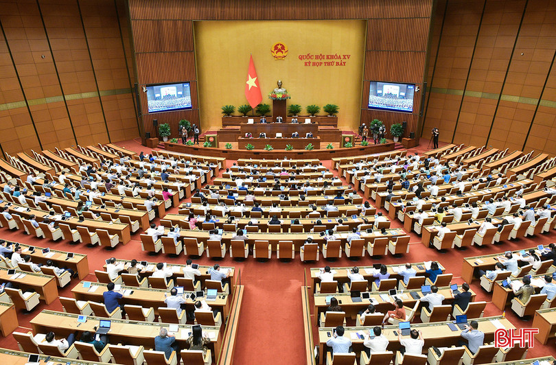 Toàn cảnh phiên thảo luận. 24.05.28.ThaoLuanLuatToChucToaAn.v3.jpg
