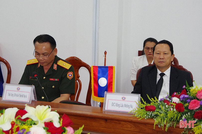 Đồng chí Xông Lâu Nhông Nu - Phó Bí thư Thành ủy, Trưởng ban Công tác đặc biệt Thủ đô Viêng Chăn đồng chủ trì hội đàm Đồng chí Xông Lâu Nhông Nu - Phó Bí thư Thành ủy, Trưởng ban Công tác đặc biệt Thủ đô Viêng Chăn đồng chủ trì hội đàm