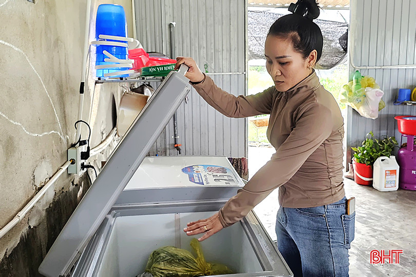 Các cơ sở kinh doanh gặp rất nhiều khó khăn do điện yếu. z5607797876432_23e6dd5841afa611eced5753f3db5463.jpg