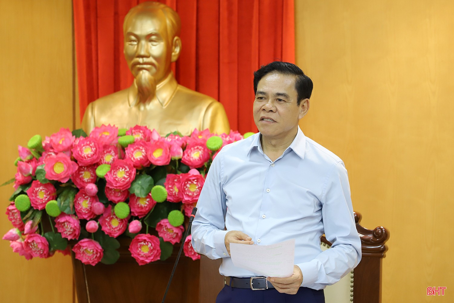 Chủ tịch UBND tỉnh Võ Trọng Hải yêu cầu các đơn vị, địa phương cần chủ động trong thực hiện công tác GPMB dự án đường sắt tốc độ cao. bqbht_br_duong-sat-toc-do-cao-1.jpg