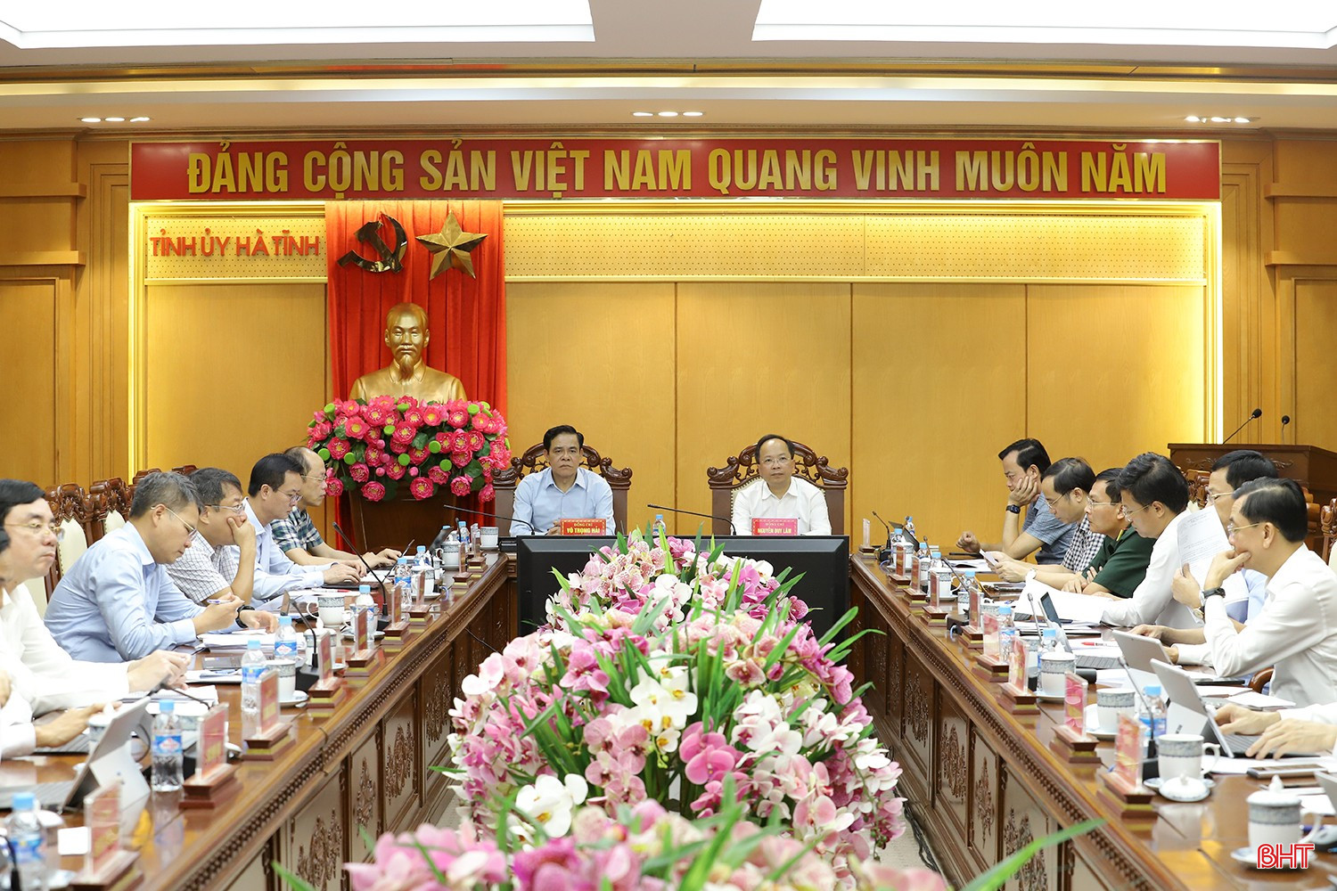 Bí thư Tỉnh ủy Nguyễn Duy Lâm và Chủ tịch UBND tỉnh Võ Trọng Hải chủ trì cuộc họp của Ban Chỉ đạo GPMB dự án đường sắt tốc độ cao trên trục Bắc – Nam về triển khai một số nhiệm vụ thời gian tới. bqbht_br_duong-sat-toc-do-cao-2.jpg