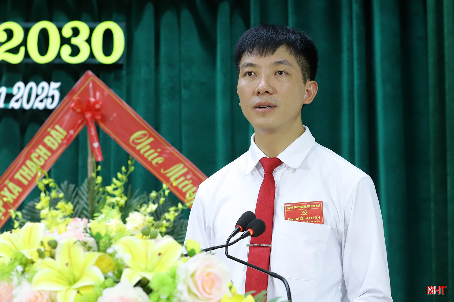Chủ tịch UBND phường Hà Huy Tập Tô Thái Hòa phát biểu tại đại hội. bqbht_br_dai-hoi-ha-huy-tap-2.jpg