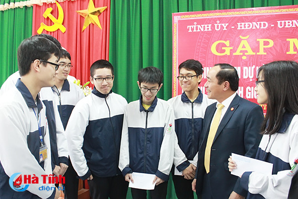 9 hoc sinh ha tinh thi chon doi tuyen quoc gia du thi hsg quoc te khu vuc