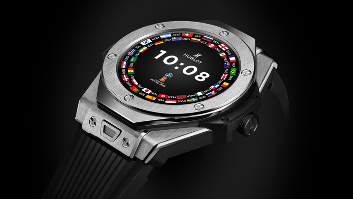 trong tai tai world cup se duoc trang bi smartwatch gia hon 5 000 usd