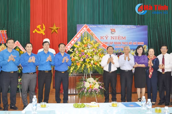 lanh dao tinh ha tinh chuc mung ngay thanh lap doan tncs ho chi minh