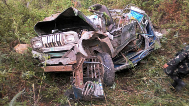 philippines xe buyt dam rao chan lao xuong khe nui khien it nhat 19 nguoi thiet mang