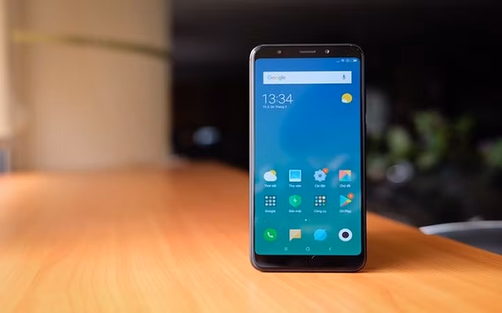 loat smartphone gia re cau hinh tot dau nam 2018