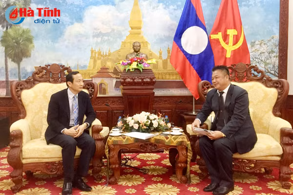 tang cuong quang ba hinh anh the manh cua ha tinh voi ban be quoc te