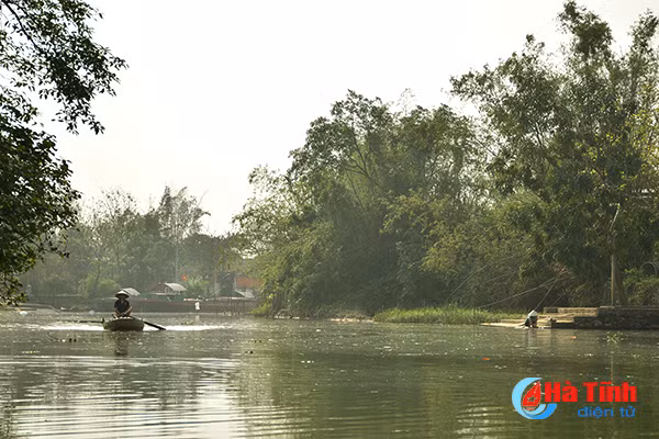 menh mang nhung ben song