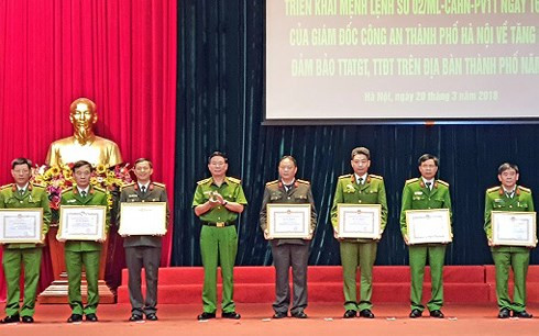 cong an ha noi se kiem tra giam sat csgt tai 12 quan