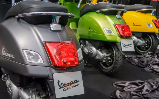 2018 vespa gts super 300 len ke gia 157 7 trieu dong