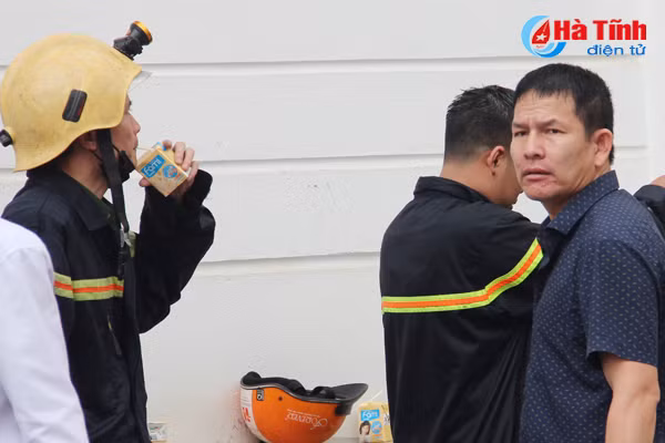 Hơn 6 tiếng vật lộn với “bà hỏa” tại Karaoke Kingdom Club