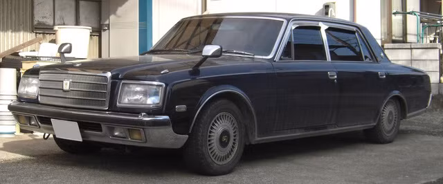 toyota century 2018 loi thach thuc gui toi rolls royce