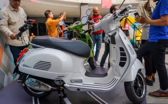 2018 vespa gts super 300 len ke gia 157 7 trieu dong