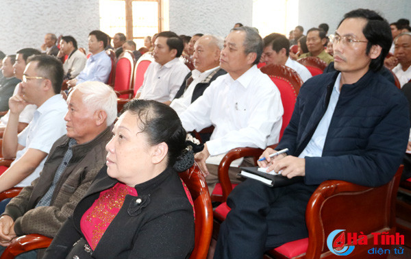 xay dung phong cach tac phong lam viec theo guong bac