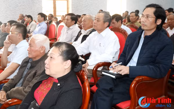 xay dung phong cach tac phong lam viec theo guong bac