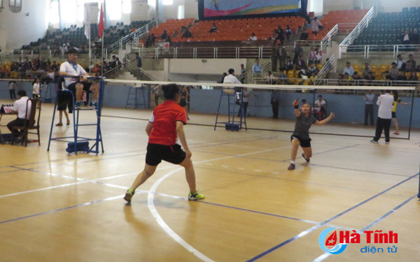 hoi khoe phu dong ha tinh dien kinh co ky luc moi trong ngay dau