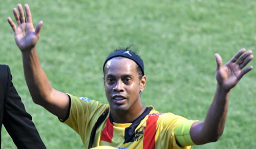 ronaldinho buoc chan vao con duong chinh tri