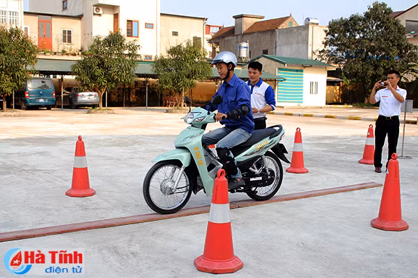 ngay hoi tuyen truyen pho bien giao duc phap luat an toan giao thong