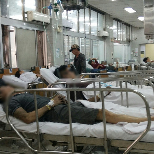 chay chung cu carina 10 nan nhan dang cap cuu o cho ray