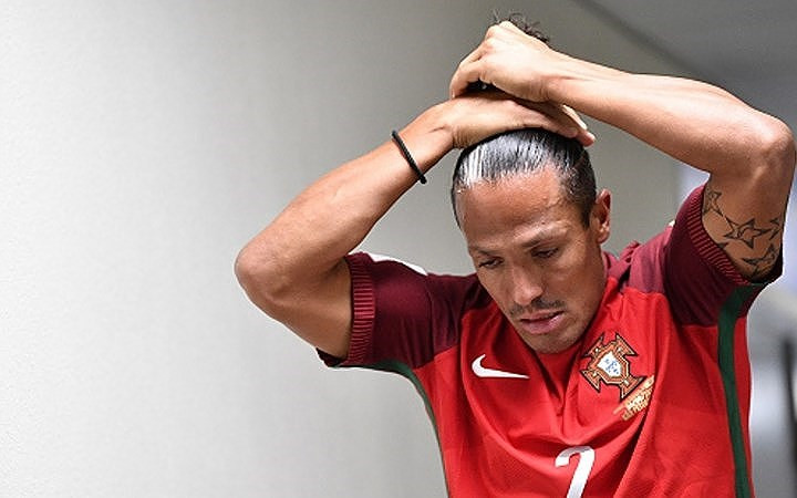 doi hinh du kien cua bo dao nha truoc ai cap ronaldo dau sung voi salah