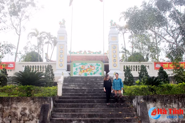 chung tich hao hung tren doi con cong