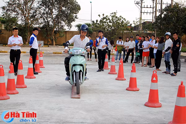 ngay hoi tuyen truyen pho bien giao duc phap luat an toan giao thong