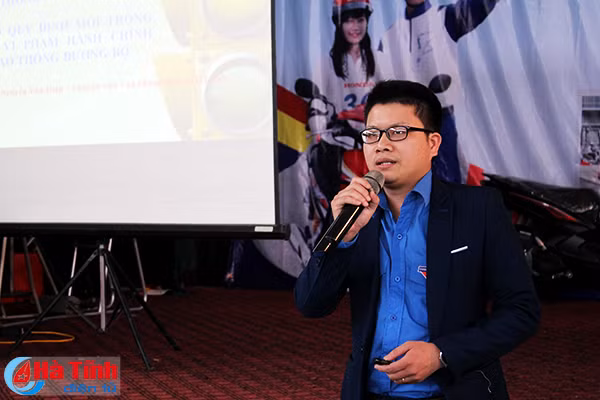 ngay hoi tuyen truyen pho bien giao duc phap luat an toan giao thong