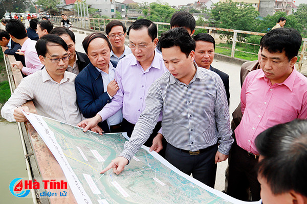 chu tich ubnd tinh dang quoc khanh kiem tra dau tu san xuat tai can loc duc tho