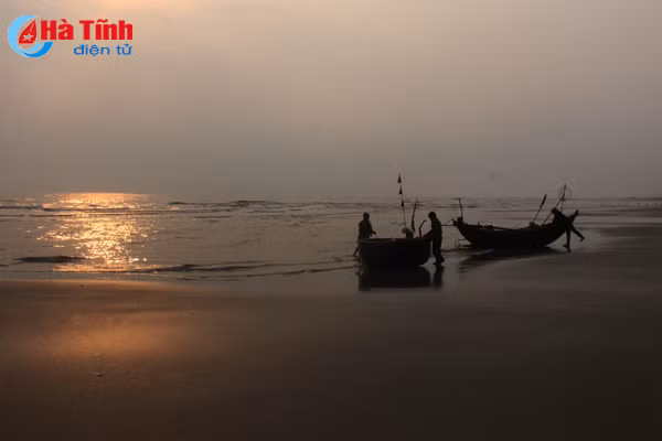 dan ong danh ca dan ba nuoi ga o lang bien cam hoa