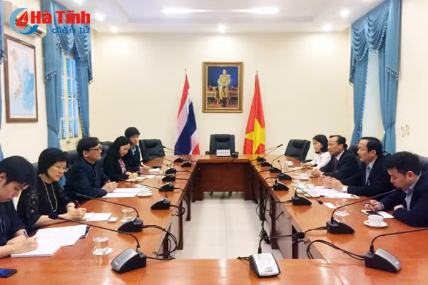 tang cuong quang ba hinh anh the manh cua ha tinh voi ban be quoc te