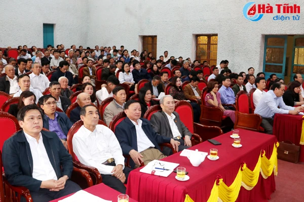 xay dung phong cach tac phong lam viec theo guong bac