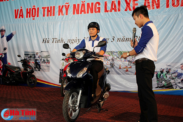 ngay hoi tuyen truyen pho bien giao duc phap luat an toan giao thong