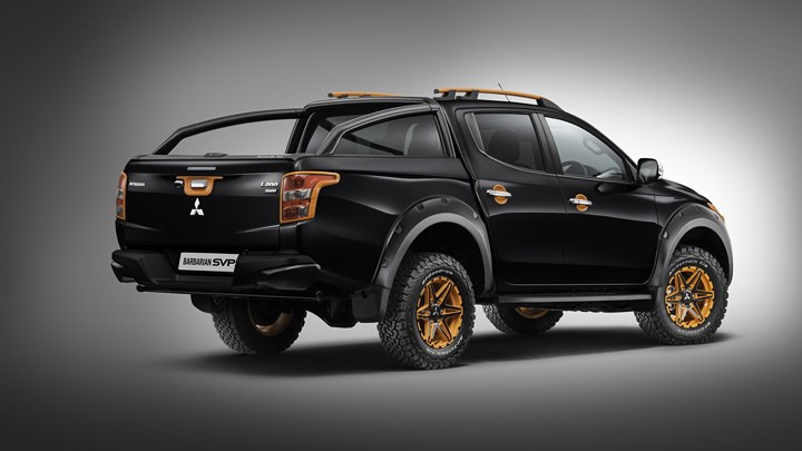 mitsubishi l200 barbarian svp ii phien ban dac biet gia 954 trieu dong