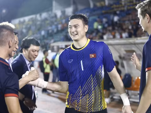 hlv park hang seo trieu tap nguoi hung bui tien dung len tuyen viet nam