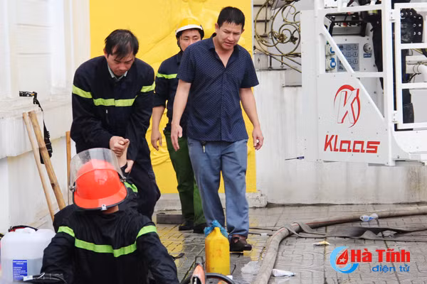 Hơn 6 tiếng vật lộn với “bà hỏa” tại Karaoke Kingdom Club