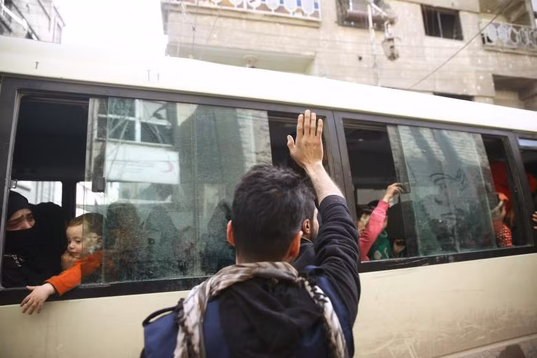 quang canh do nat o thi tran douma sau nhung cuoc khong kich va na phao ac liet