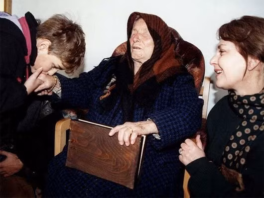 nha tien tri vanga doan so phan co gai viet bang ba vien duong