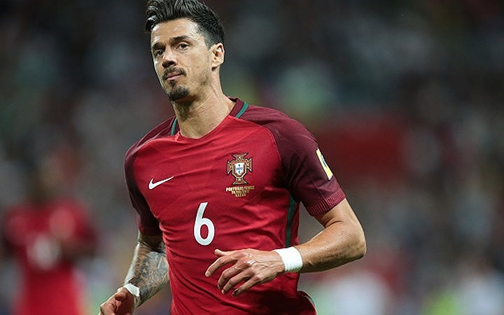 doi hinh du kien cua bo dao nha truoc ai cap ronaldo dau sung voi salah