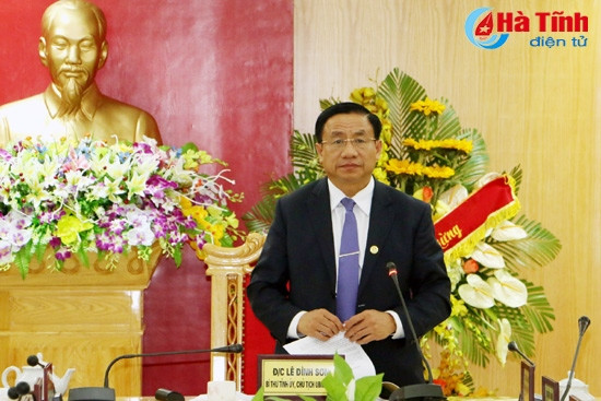 Bí thư Tỉnh ủy – Chủ tịch UBND tỉnh Lê Đình Sơn: Chủ đầu tư cần phải sử dụng công nghệ tiên tiến nhất, đảm bảo về môi trường...