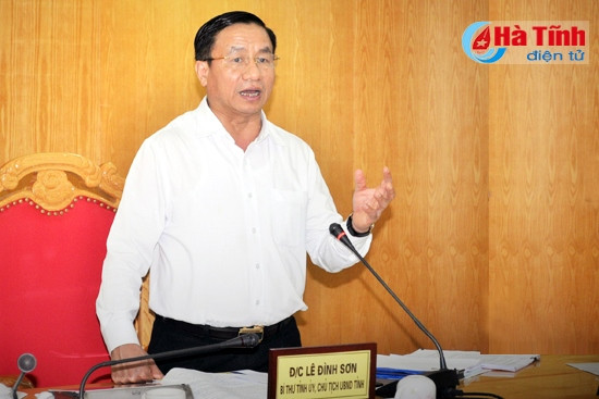 Bí thư Tỉnh ủy - Chủ tịch UBND tỉnh Lê Đình Sơn: Các đơn vị liên quan cần phối hợp tích cực với các địa phương trong quá trình hoàn thiện các đề án để tổng hợp trình UBND tỉnh thẩm định vào cuối tháng 1/2016.
