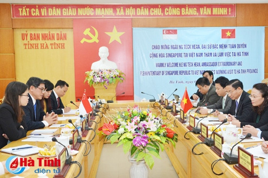 Lãnh đạo tỉnh và ngài Đại sứ đã cùng nhau trao đổi những vấn đề cùng quan tâm