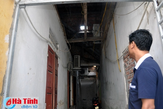 Rời ánh đèn sân khấu hào nhoáng những người nhạc công lại trở về căn trọ xập xệ mà ít ai thấu Rời ánh đèn sân khấu hào nhoáng những người nhạc công lại trở về căn trọ xập xệ mà ít ai thấu