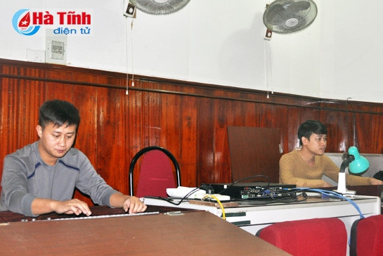 Để đáp ứng yêu cầu ngày càng cao, bên cạnh đầu tư trang thiết bị, việc đào tạo nâng cao trình độ, nghiệp vụ cho đội ngũ kỹ thuật viên là rất quan trọng. Để đáp ứng yêu cầu ngày càng cao, bên cạnh đầu tư trang thiết bị, việc đào tạo nâng cao trình độ, nghiệp vụ cho đội ngũ kỹ thuật viên là rất quan trọng.