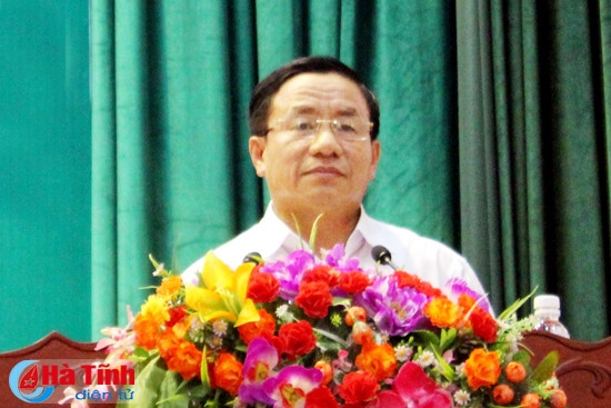 Bí thư Tỉnh ủy - Chủ tịch UBND tỉnh Lê Đình Sơn phát biểu chỉ đạo tại hội nghị tập huấn