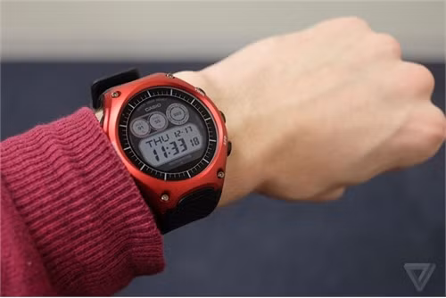 Casio ra mắt smartwatch siêu bền, giá đắt ảnh 3