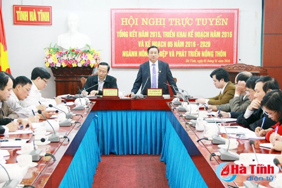 Bí thư Tỉnh ủy - Chủ tịch UBND tỉnh Lê Đình Sơn phát biểu chỉ đạo tại điểm cầu Hà Tĩnh