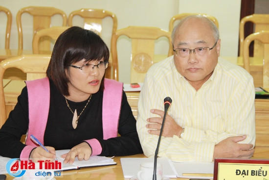 Đại diện Công ty TNHH Phát triển Fineton phát biểu ý kiến tại cuộc họp. Đại diện Công ty TNHH Phát triển Fineton phát biểu ý kiến tại cuộc họp.