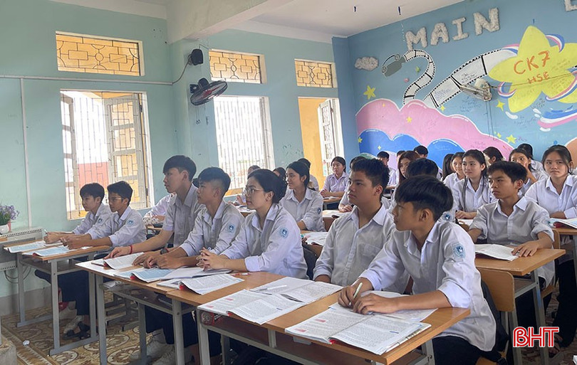 Các em lưu học sinh Lào hòa nhập học cùng các bạn bè Hà Tĩnh tại trường TH, THCS, THPT Đại Học Hà Tĩnh bqbht_br_sua-1-oki.jpg