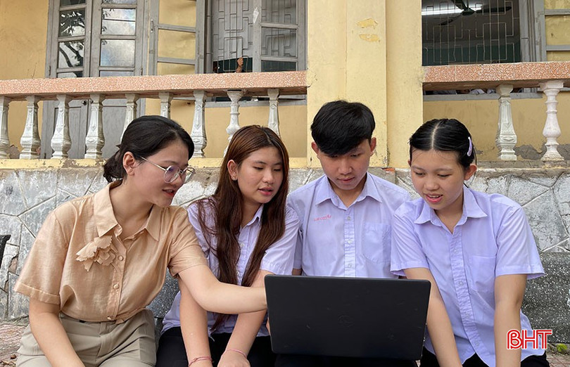 Các lưu học sinh Lào luôn nhận được sự quan tâm, đồng hành, hỗ trợ của các thầy cô giáo Việt Nam bqbht_br_sua-2-oki.jpg